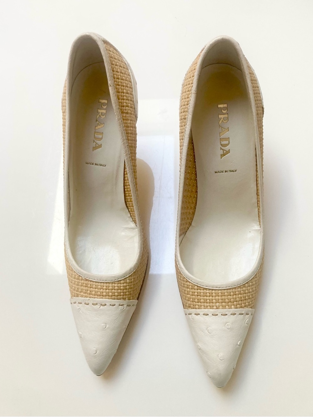 Authentic PRADA Woven Raffia Pointed Toe Pump